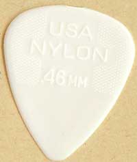 Dunlop Nylon Standard Player‘s Picks cream 0,46" 