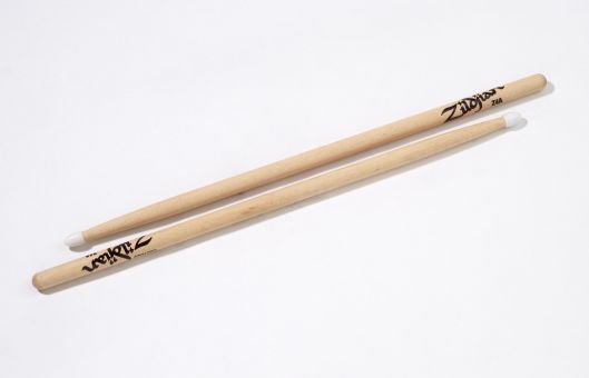 Zildjian Z4 Hickory Drumsticks, Nylon 